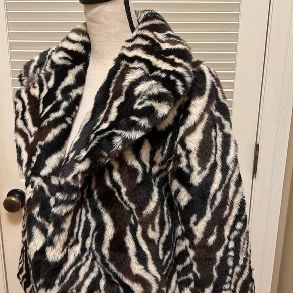 Stella + Lorenzo Plush Coat in Zebra Print, Size XSmall - Picture 9 of 16